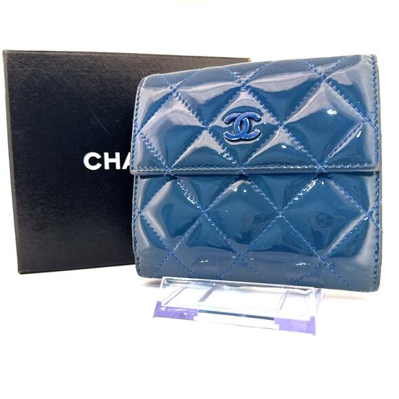 Chanel Blue Patent Quilted CC Compact Wallet - Picture 1 of 5